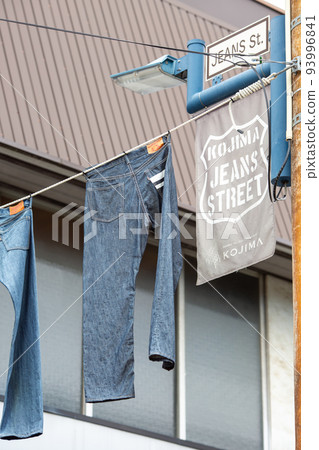 拍攝小島牛仔褲街的掛牛仔褲 拍攝小島牛仔褲街的掛牛仔褲 93996841