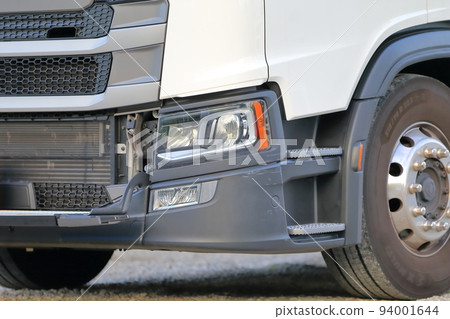 Truck headlights 94001644