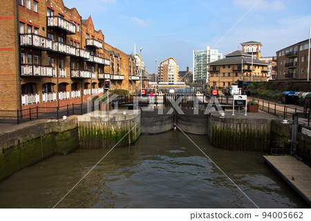 Limehouse Ship Lock, Limehouse, London Limehouse Ship Lock, Limehouse, London 94005662