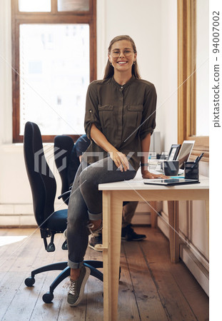 Creative startup entrepreneur and leader, motivation and inspiration for young females. Happy caucasian business woman and owner of consulting agency you can trust, sitting and smiling on work desk. Creative startup entrepreneur and leader, motivation and inspiration for young females. Happy caucasian business woman and owner of consulting agency you can trust, sitting and smiling on work desk. 94007002