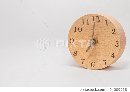 Wooden clock time time time Wooden clock time time time 94009918