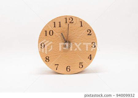 Wooden clock time time time 94009932