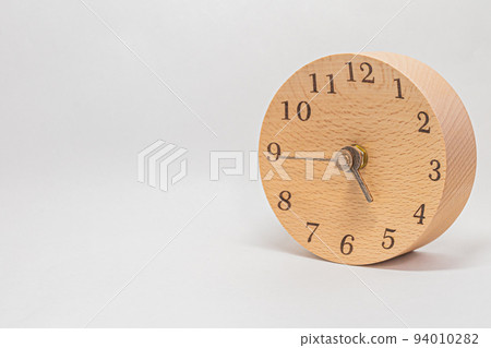 Wooden clock time time time 94010282