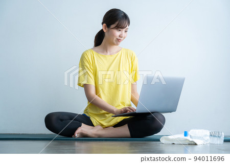 Women training online Women training online 94011696