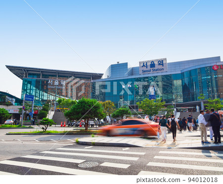 Seoul Station *partially soft focus 94012018