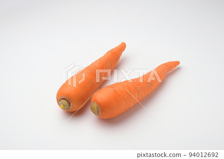 新鮮的胡蘿蔔 新鮮的胡蘿蔔 94012692