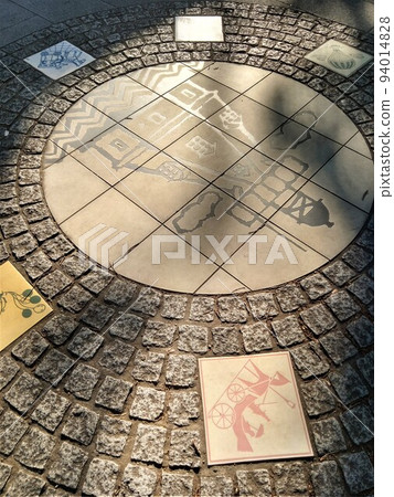 Picture tiles in front of Kannai Station South Exit 94014828