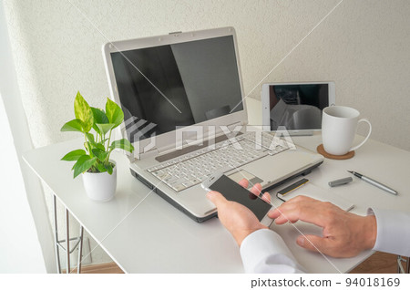 電暈殘骸商人在家遠程工作 電暈殘骸商人在家遠程工作 94018169