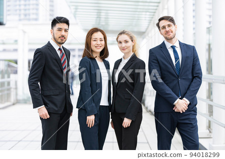 International business team 94018299