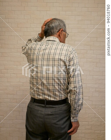 Back view of an old man who is worried about anxiety 94018760