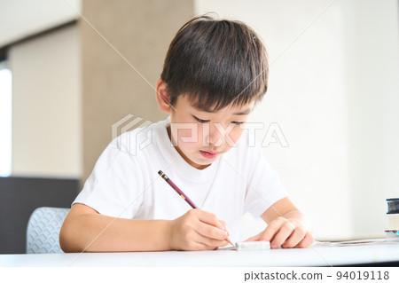 3rd grade elementary school student studying 4th grade elementary school summer course test 94019118