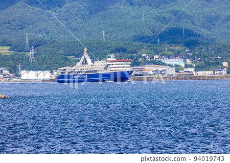 [Niigata Prefecture/Sado] Tokiwa Maru departs Sado in August 94019743