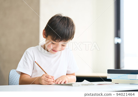 小學三年級學生學習小學四年級暑期課程考試 94021464