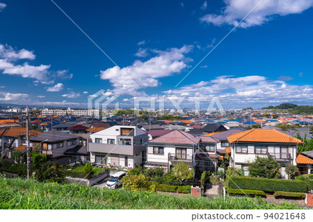 《東京》八王子市，東京近郊的住宅區 94021648