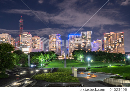 "Kanagawa Prefecture" Night view of Minatomirai Rinko Park Tower Mansion 94023496