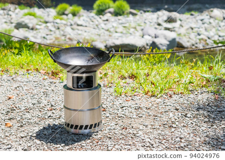 [Minimum solo camp at auto campsite, new bonfire stand] 94024976