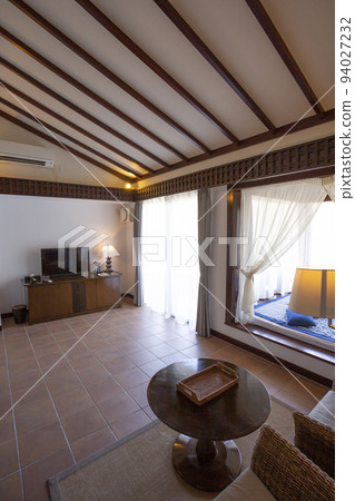 亞洲度假村的豪華別墅客房,配有精美的四柱床和橫樑天花板。 亞洲度假村的豪華別墅客房,配有精美的四柱床和橫樑天花板。 94027232