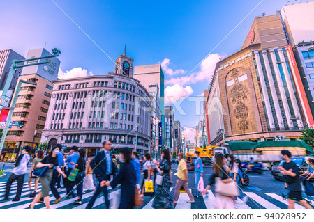 Tokyo cityscape in Japan World's highest number of deaths for 7 weeks, 2nd in the world for 4 weeks. No movement restrictions…Many crowds in Ginza=September 5 Tokyo cityscape in Japan World's highest number of deaths for 7 weeks, 2nd in the world for 4 weeks. No movement restrictions…Many crowds in Ginza=September 5 94028952