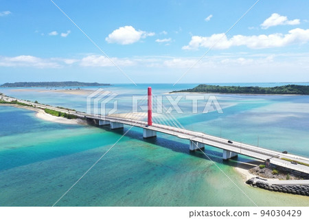 Henza Underwater Bridge 94030429