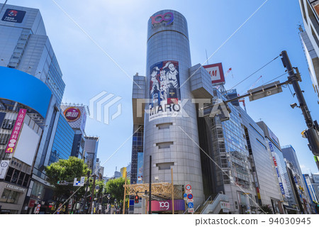 "SHIBUYA109" building (July 2022) "SHIBUYA109" building (July 2022) 94030945