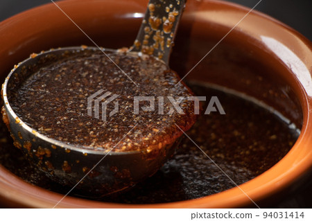 scoop the sauce in the jar scoop the sauce in the jar 94031414