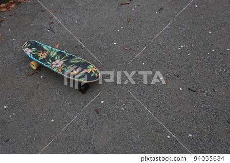 skateboard  94035684