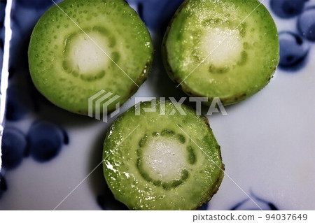 Round okra cross section (round and soft okra) 94037649