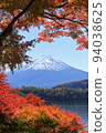 Fuji and autumn leaves 94038625
