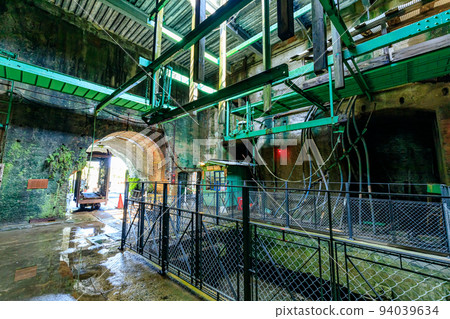 Manda Pit in summer, inside the shaft turret, Arao City, Kumamoto Prefecture 94039634