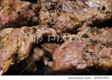 Delicious beef steak Delicious beef steak 94042945