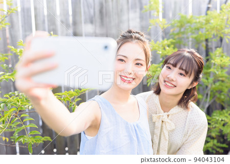 Female portrait beauty system 94043104