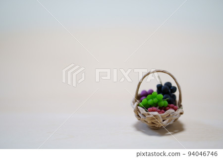 grapes in a basket grapes in a basket 94046746