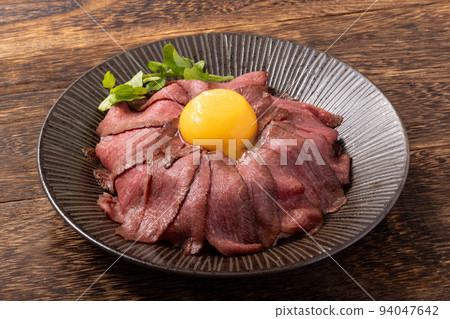 Beef tongue roast beef bowl 94047642