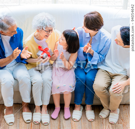 Gifts from grandchildren Gifts from grandchildren 94054642