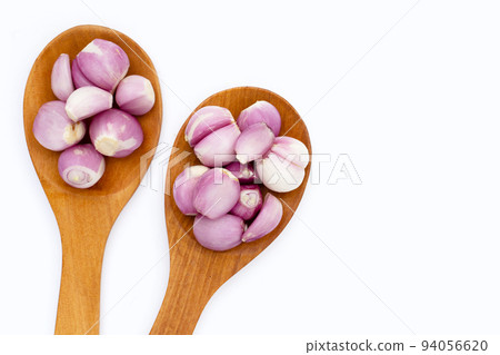 Fresh shallot on white background 94056620