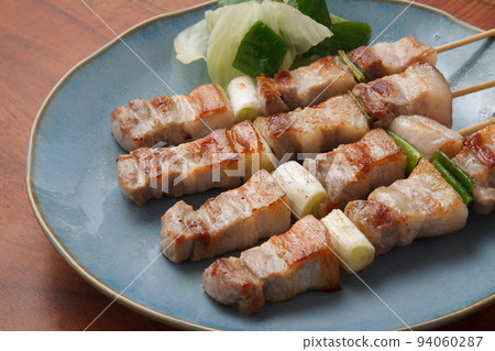 Grilled Chicken Negima Skewer 94060287