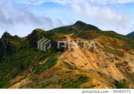 A superb view of the mountain range leading to Mt. Adatara and Yahazumori in summer A superb view of the mountain range leading to Mt. Adatara and Yahazumori in summer 94060571