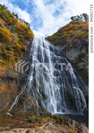 秋田 / 安須瀑布(上段)紅葉 秋田 / 安須瀑布(上段)紅葉 94061714