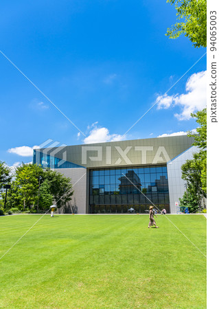 [Tokyo] Lawn square of "GREEN SPRINGS", a new block in Tachikawa City 94065003