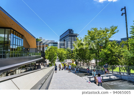 [Tokyo] Cascade in the new block "GREEN SPRINGS" in Tachikawa City 94065005