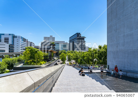 [Tokyo] Cascade in the new block "GREEN SPRINGS" in Tachikawa City 94065007
