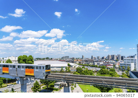 [東京]立川市的街景和自然豐富的多摩單軌電車 94065017