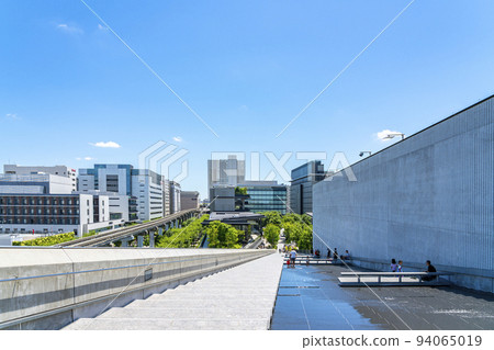 [東京]立川市新街區“GREEN SPRINGS”的瀑布 94065019