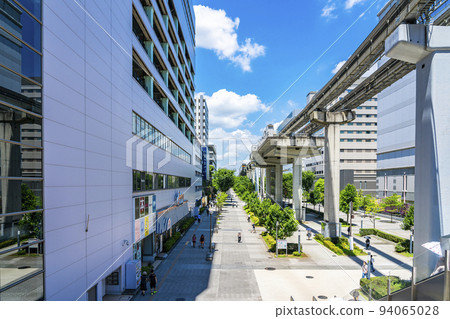 [Tokyo] Sun Sun Road in Tachikawa City, Rich in Nature 94065028