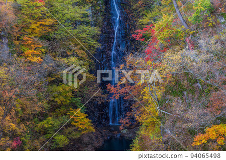 Gunma's new autumn foliage spot Lake Yatsuba Agatsuma (Yatsuba Dam) Fudo Falls 94065498