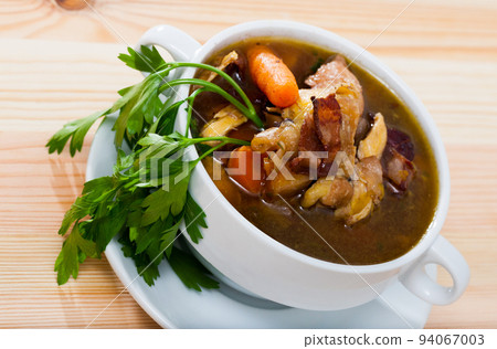 Scotland national chicken soup Cock-a-leekie 94067003