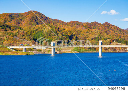 Gunma's New Autumn Foliage Spot Yatsuba Agatsuma Lake (Yatsuba Dam) Yatsuba Ohashi Bridge Gunma's New Autumn Foliage Spot Yatsuba Agatsuma Lake (Yatsuba Dam) Yatsuba Ohashi Bridge 94067296