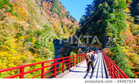 Kurobe Gorge (Autumn): Okukane Bridge Kurobe Gorge (Autumn): Okukane Bridge 94067824