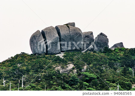 Tofu Rocks, World Natural Heritage Site, Yakushima, Mount Koban (Summer) 94068565
