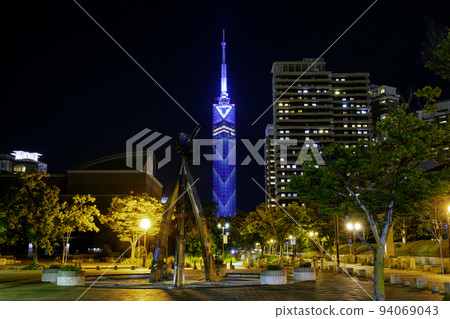 Beautiful night view of Fukuoka Tower from Sazae-san Street 94069043